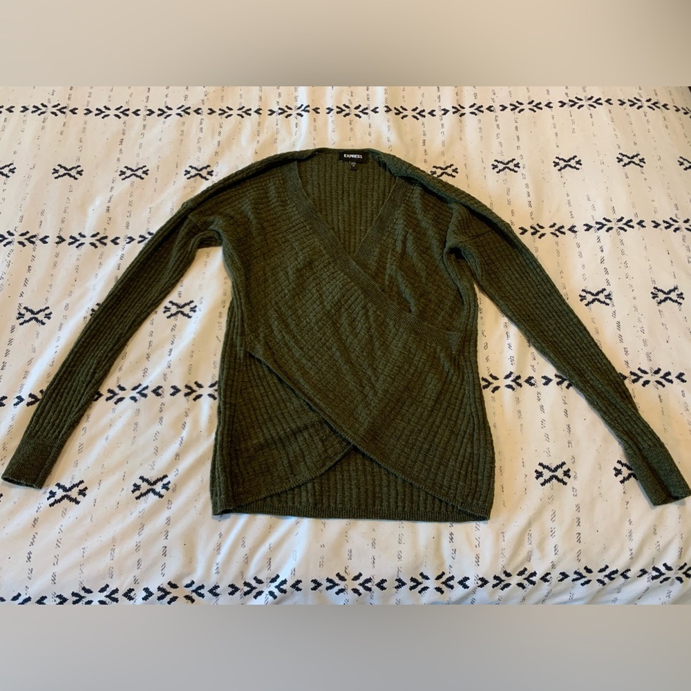 Express -Wrap -Army Green Sweater 💚
